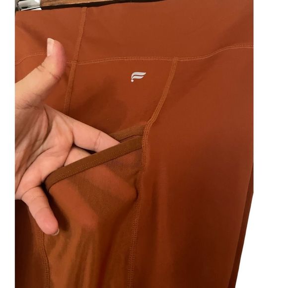 Fabletics XL Trinity Motion 365 Mid Rise 7/8 Leggings burnt orange Triple Pocket - Picture 4 of 5